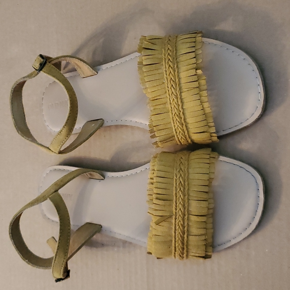 Girls size 5 mustard sandals